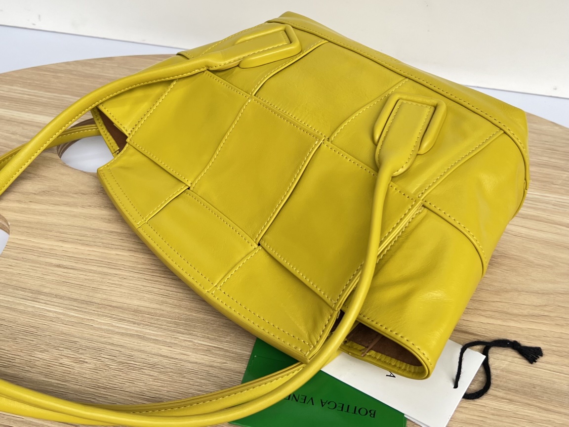 Bottega Veneta Arco Bag-23x21X9CM