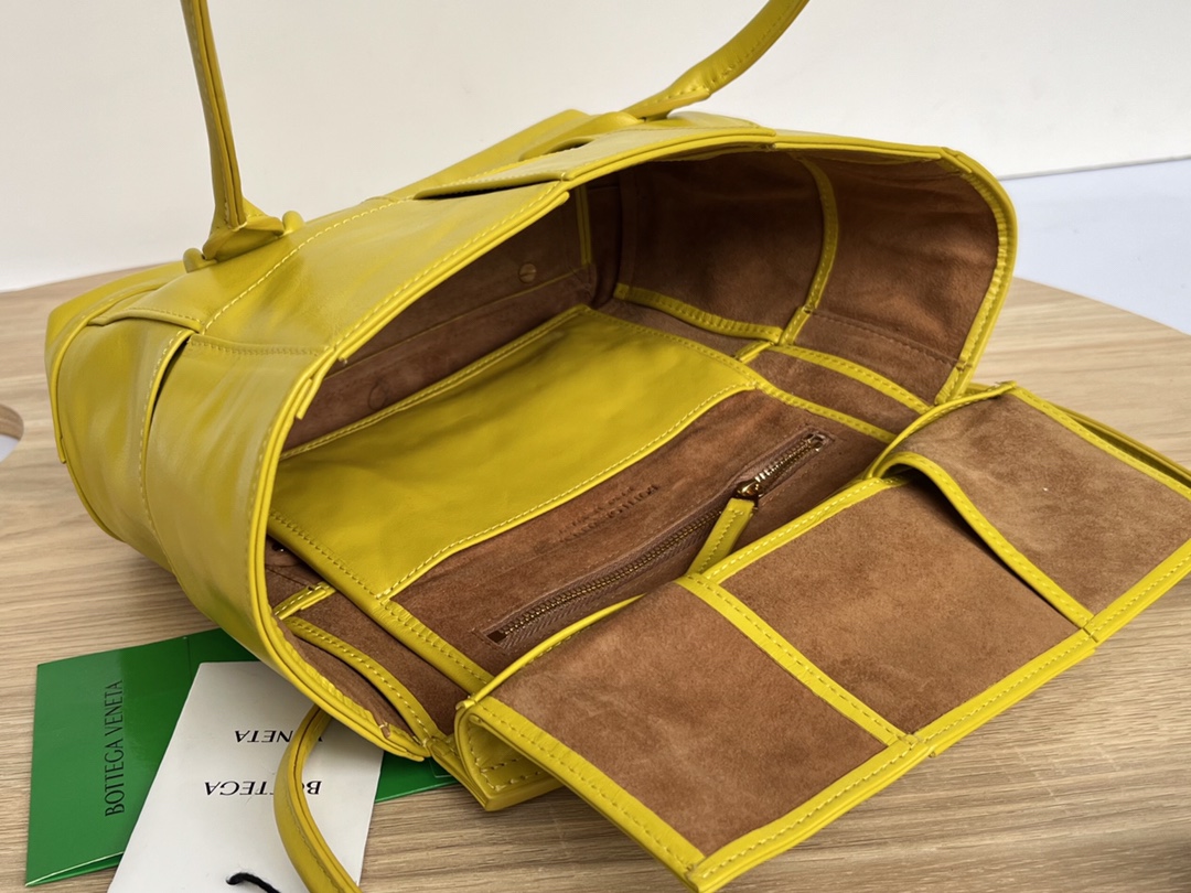 Bottega Veneta Arco Bag-23x21X9CM