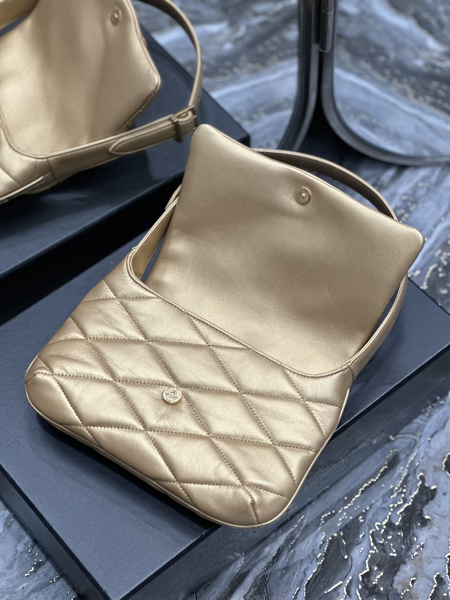 YSL Le5A7 Vintage Bag-24×18×5.5CM