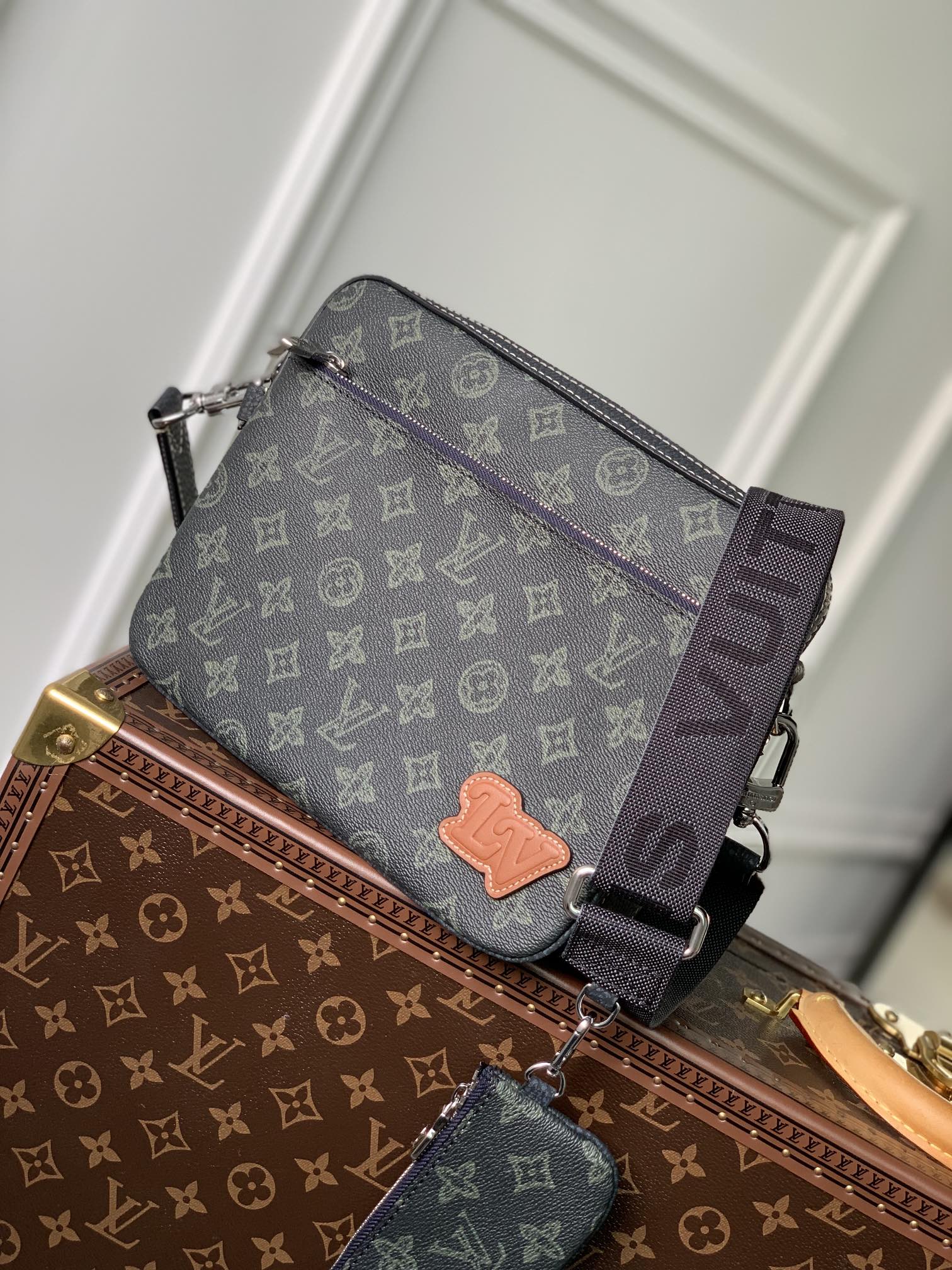 Louis Vuitton Messenger Bag-M46340-25*18*7CM Louis Vuitton Messenger Bag-M46340-25*18*7CM