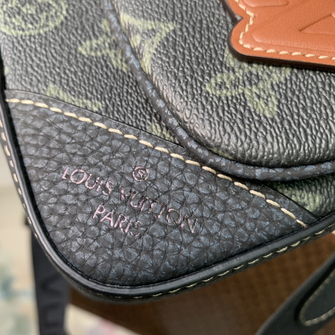 Louis Vuitton Messenger Bag-M46340-25*18*7CM Louis Vuitton Messenger Bag-M46340-25*18*7CM