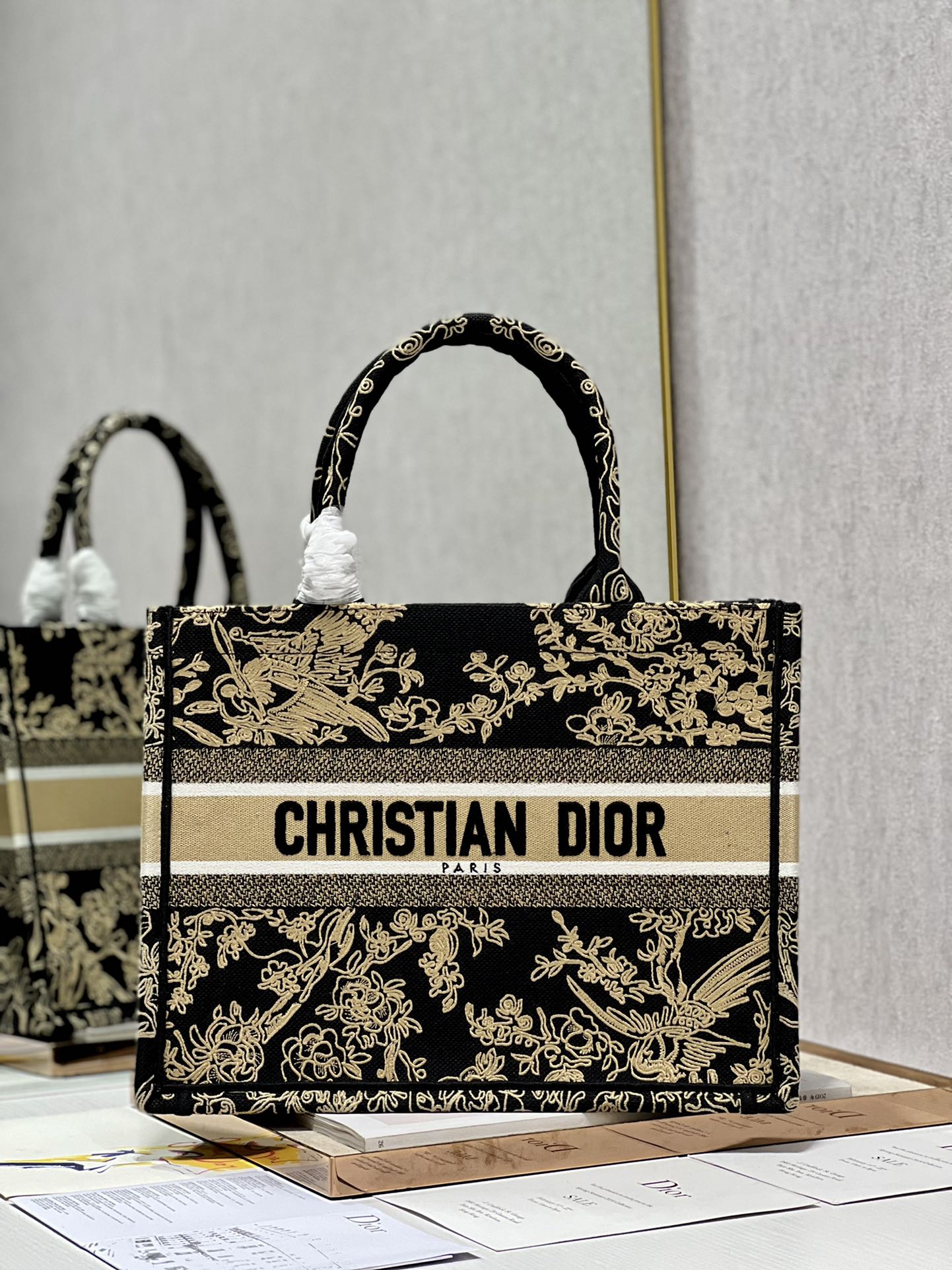 Diro Small Book Tote-36*18*28CM