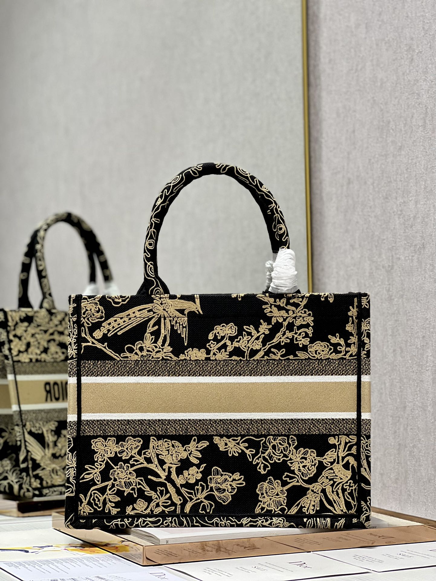 Diro Small Book Tote-36*18*28CM