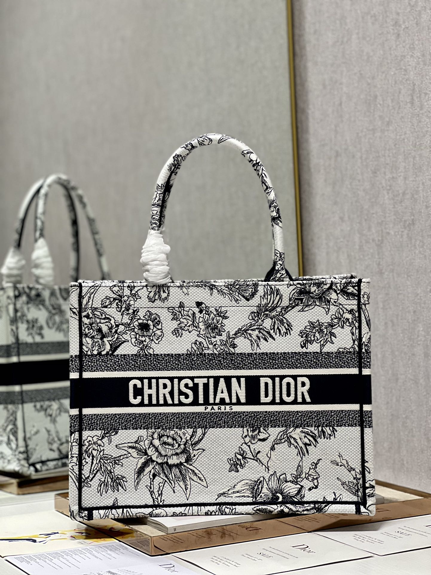 Diro Small Book Tote-36*18*28CM