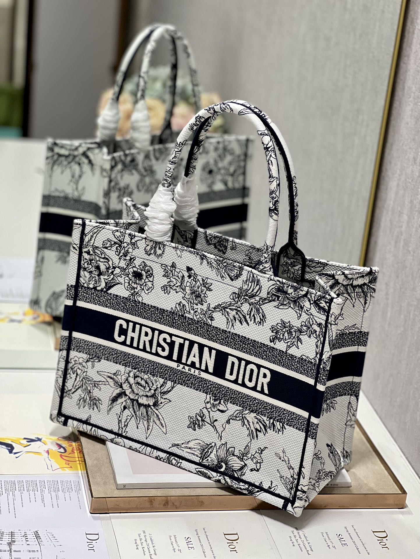 Diro Small Book Tote-36*18*28CM