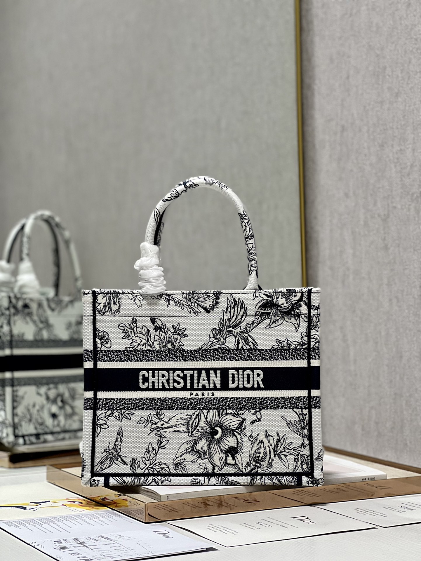 Diro Small Book Tote-26*8*22CM
