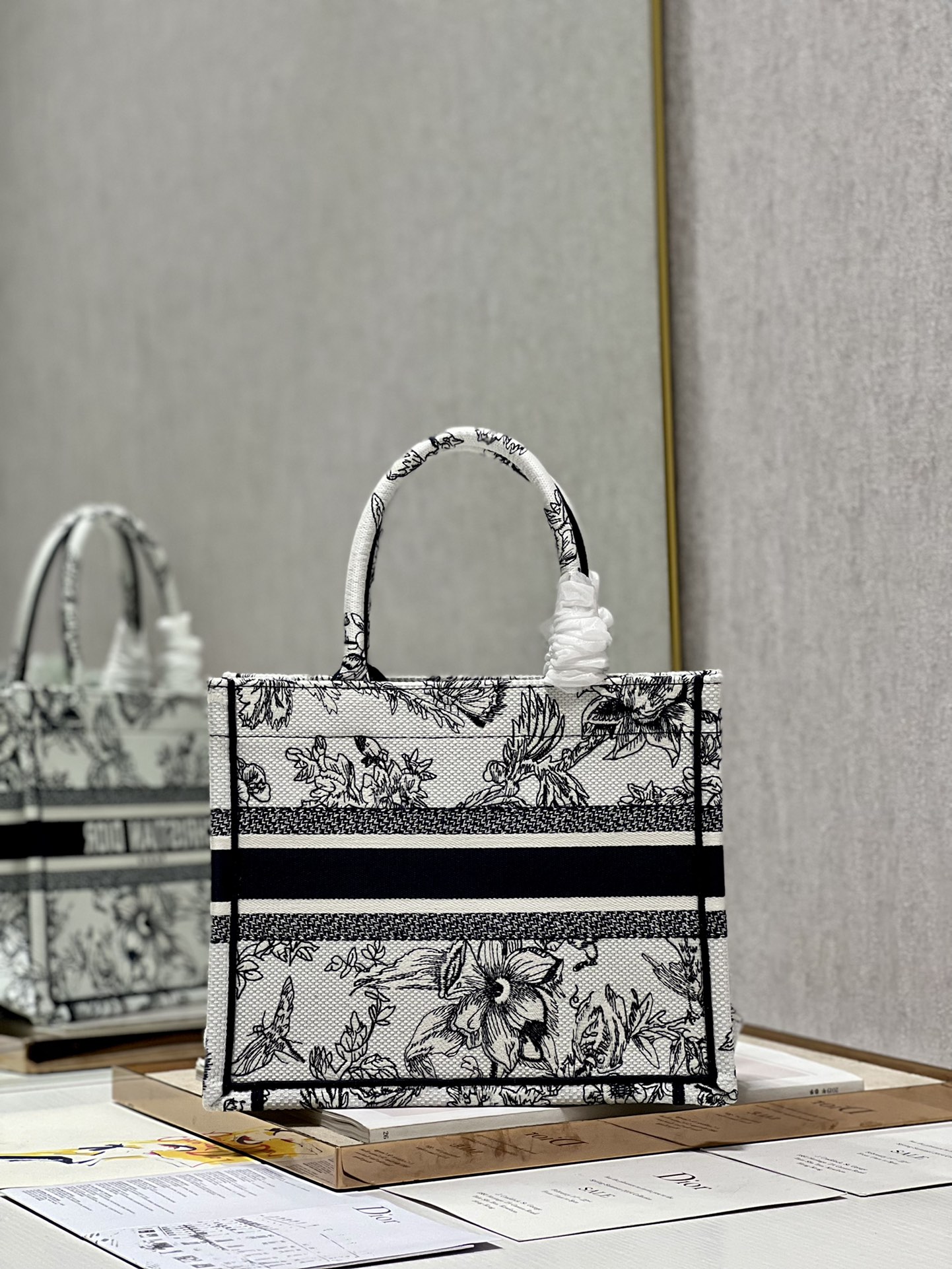 Diro Small Book Tote-26*8*22CM