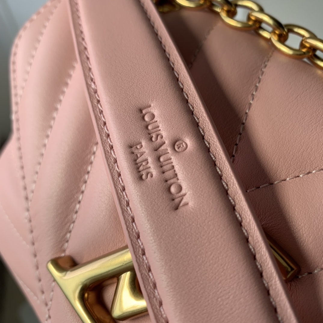 Louis Vuitton New Wave Bag-21 x 12 x 9 CM Louis Vuitton New Wave Bag-21 x 12 x 9 CM