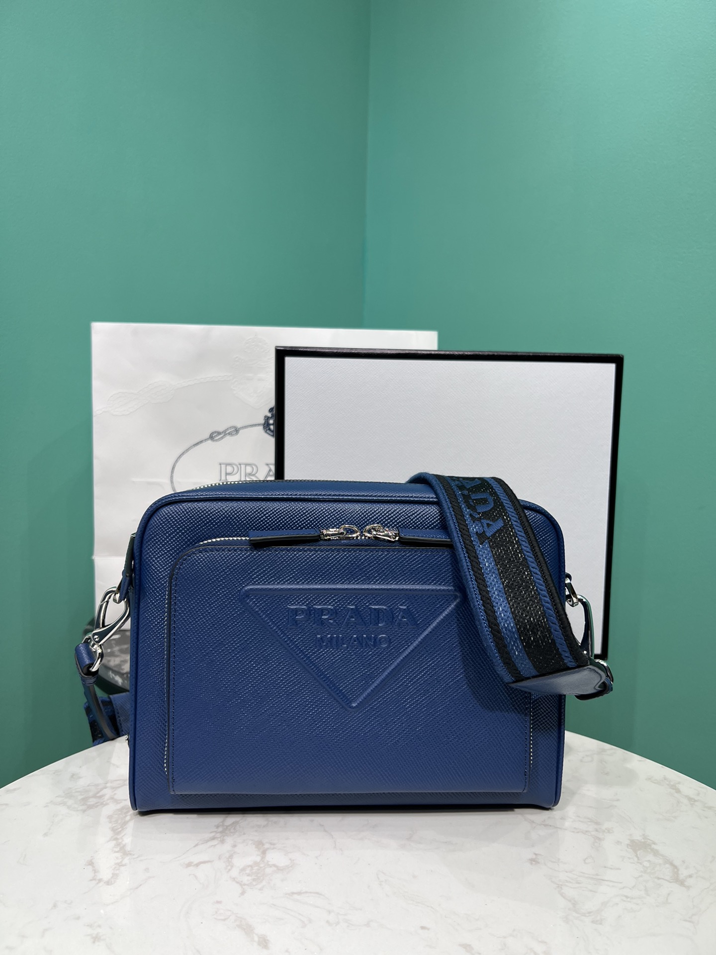 Prada Crossbody Bag-2VH152-24*18*6CM