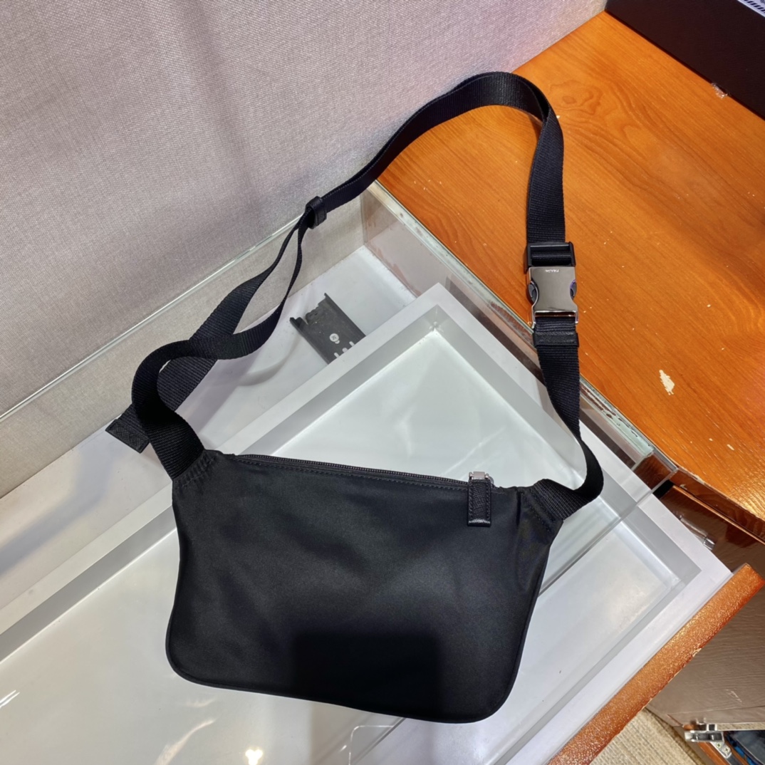 Prada 2VH128 Waist Bag -19*13*2.5CM Prada 2VH128 Waist Bag -19*13*2.5CM