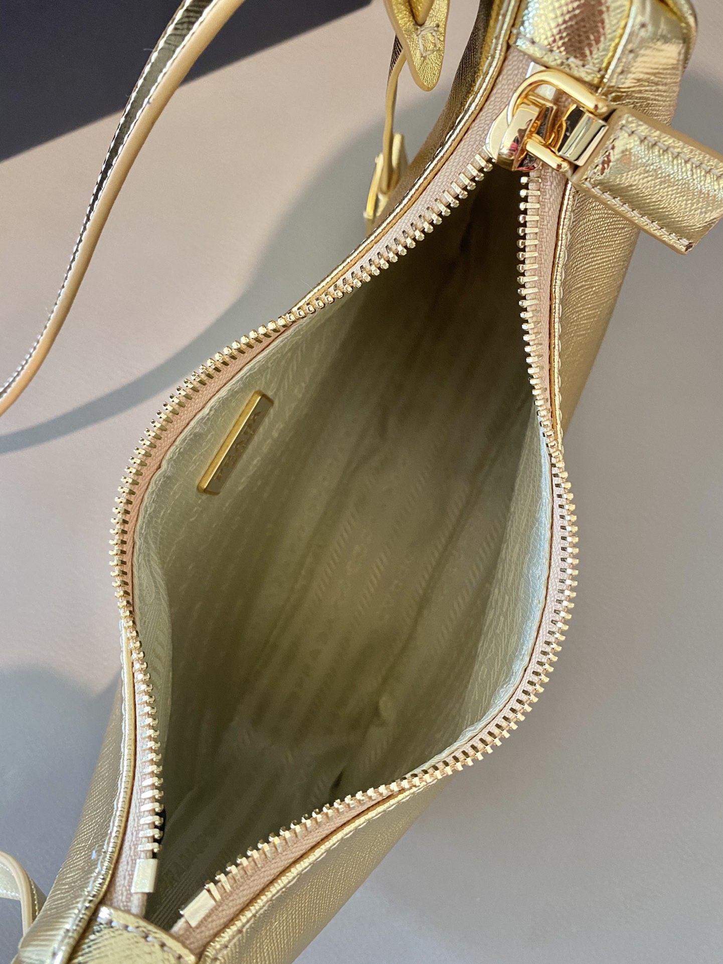 Prada Nylon 1BC204B Hobo Bag-23*17*6.5CM