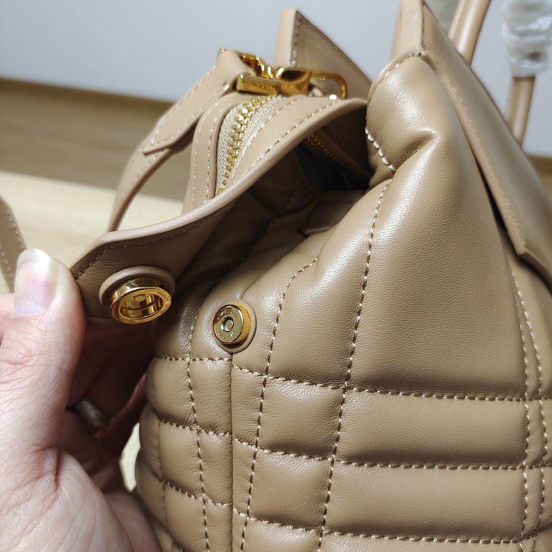 Burberry Tote Bag-28 x 13 x 23CM