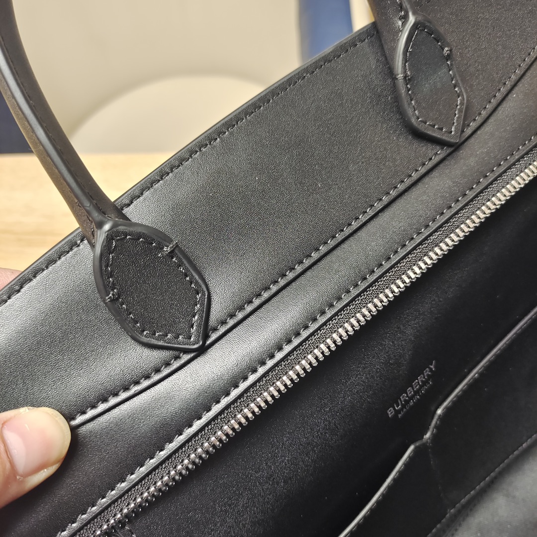 Burberry Tote Bag-28 x 13 x 23CM