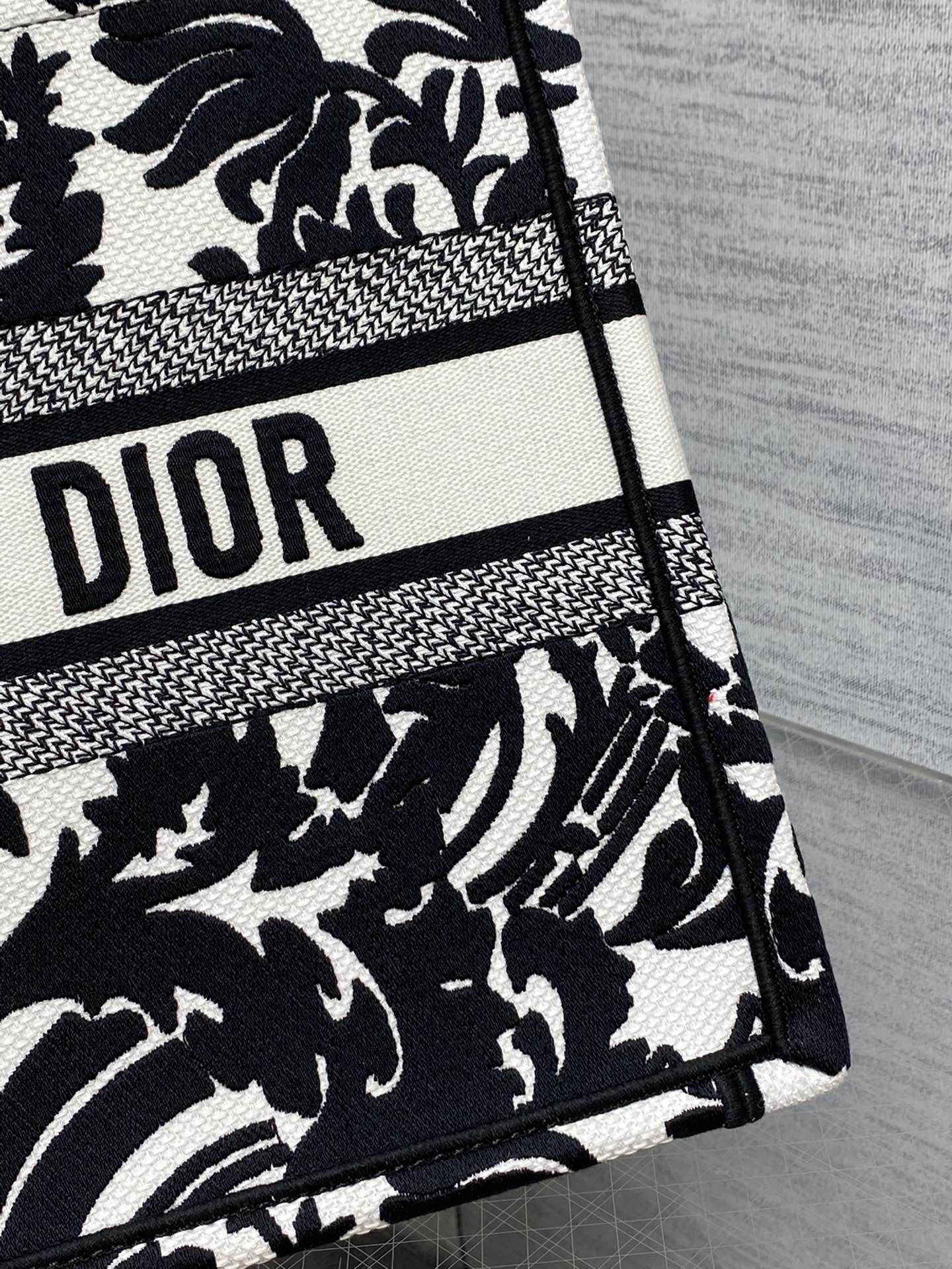 Diro Small Book Tote-36*18*28CM