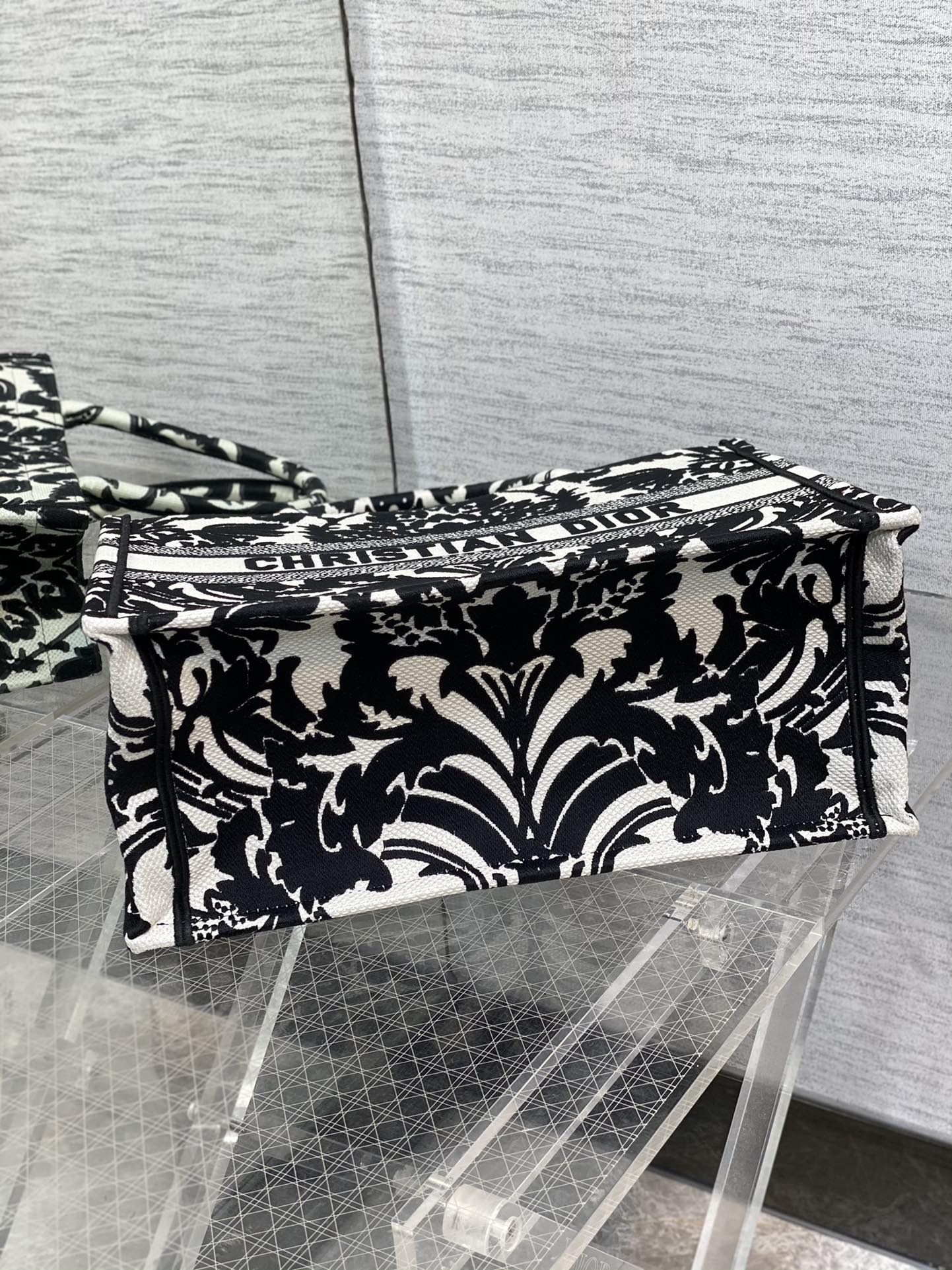 Diro Small Book Tote-36*18*28CM