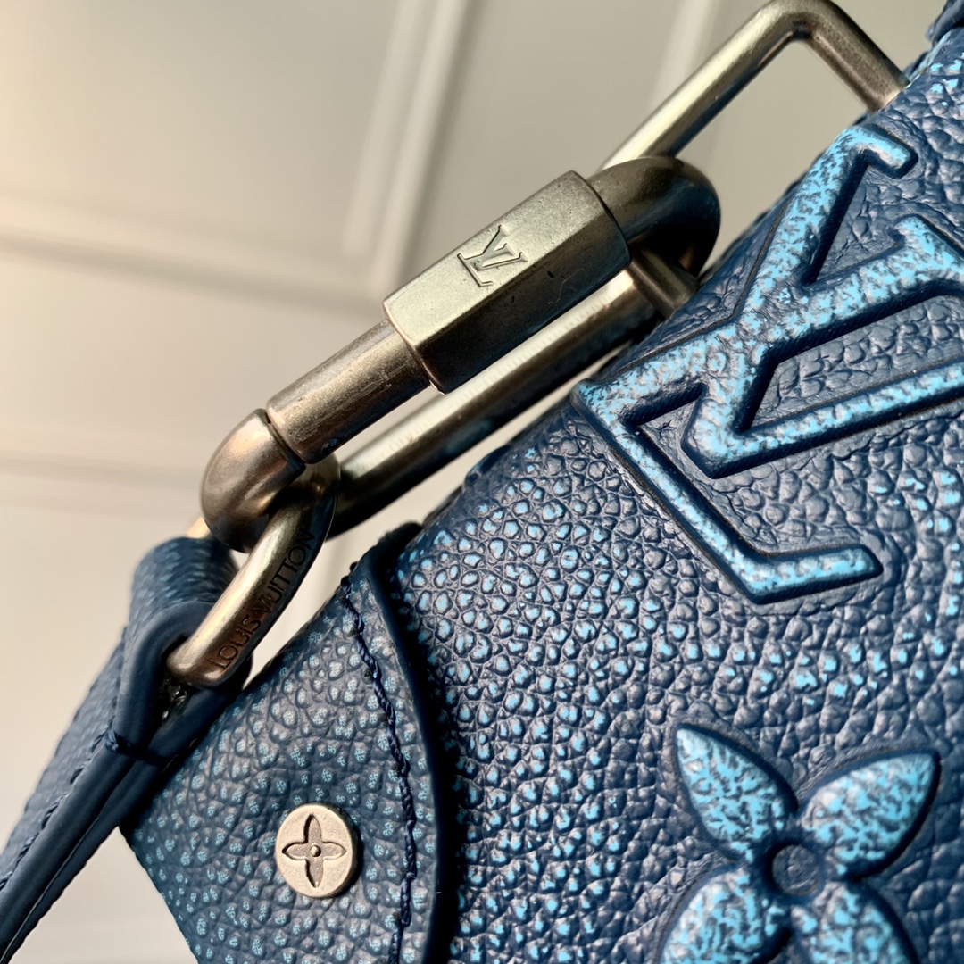 Louis Vuitton Soft Trunk-M81776-22.5*14*5 M