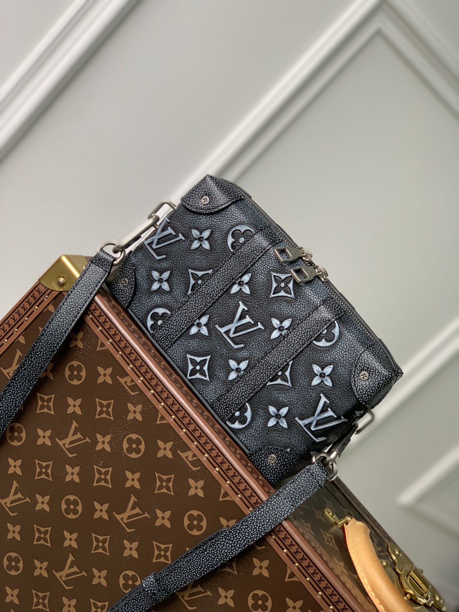 Louis Vuitton Soft Trunk-M81776-22.5*14*5 M