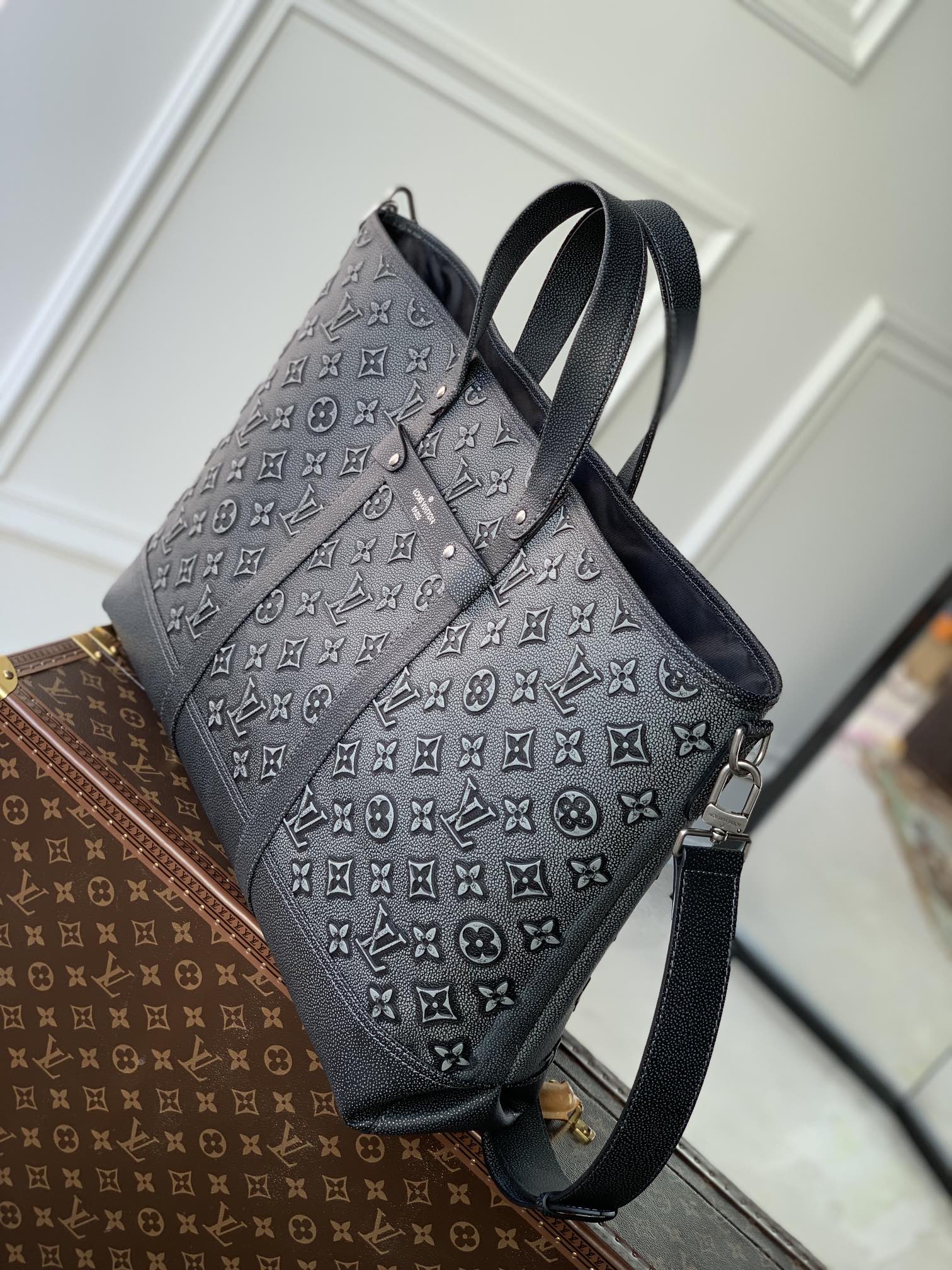 Louis Vuitton Roll Top Handbags M21371-60*37*15.5CM