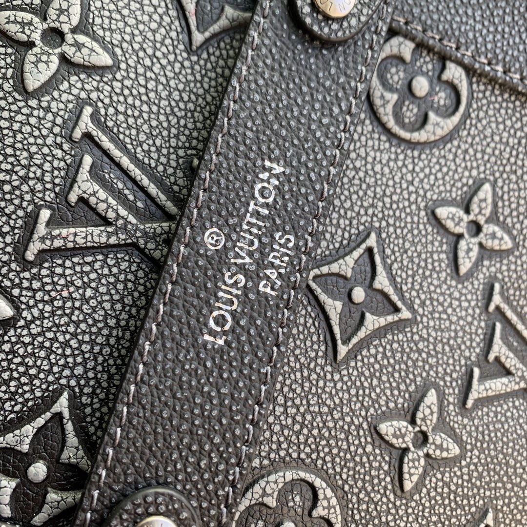 Louis Vuitton Roll Top Handbags M21371-60*37*15.5CM
