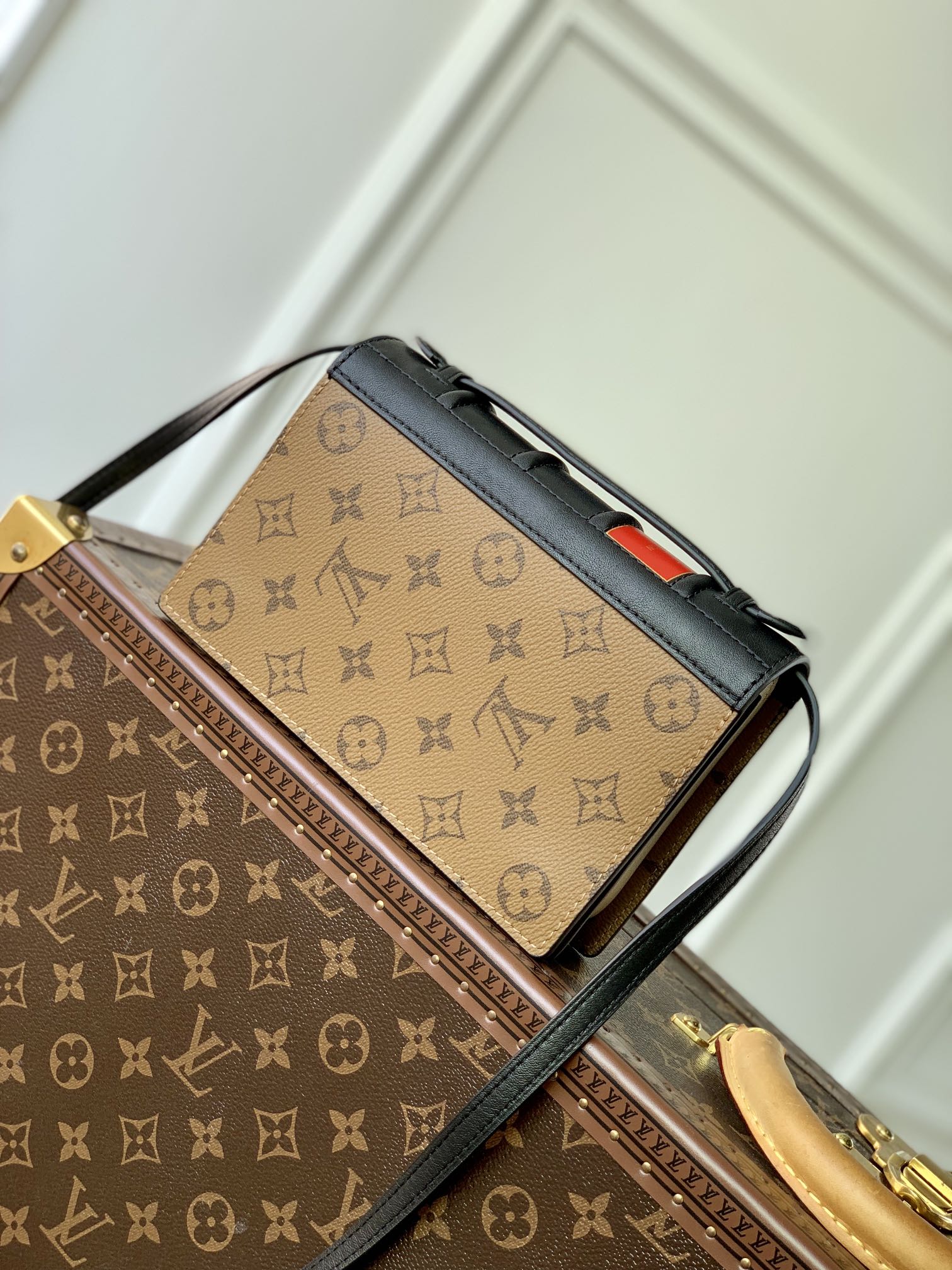 Louis Vuitton Book Chain Wallet-20 x 14 x 4CM