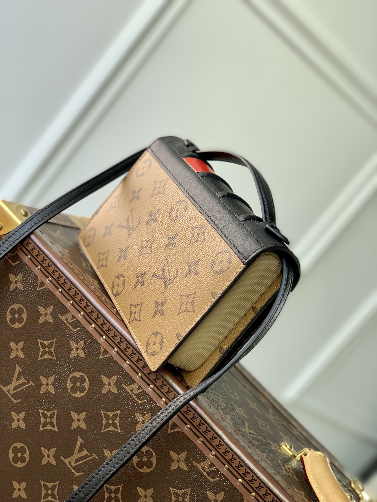 Louis Vuitton Book Chain Wallet-20 x 14 x 4CM