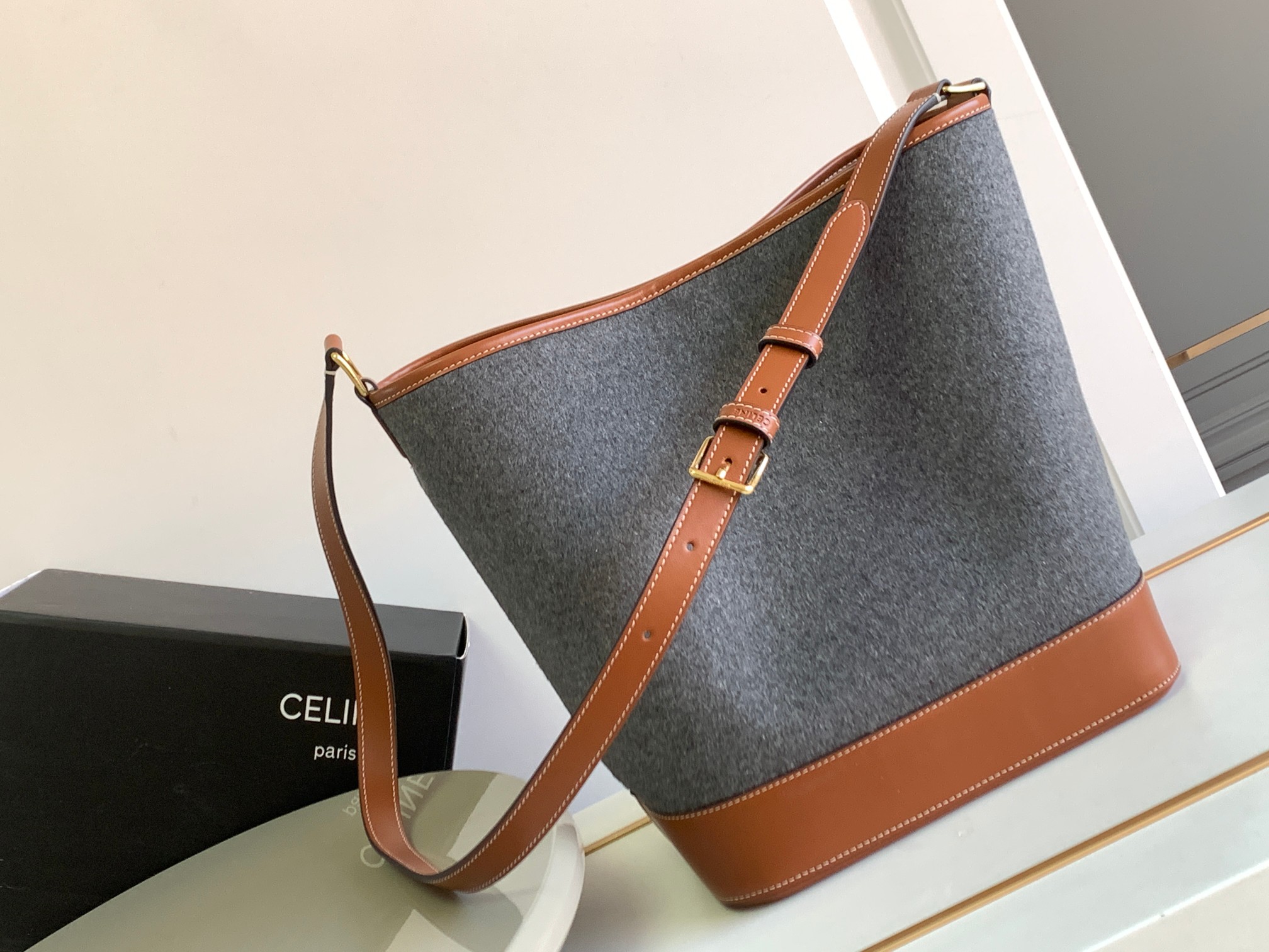 Celina Cuir Bucket-33X 27X 17CM