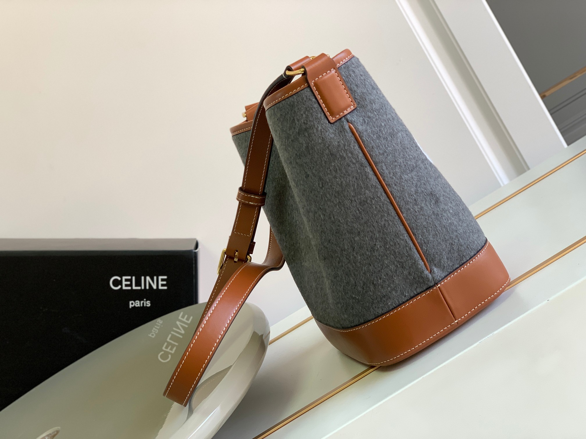 Celina Cuir Bucket-30×22×13CM