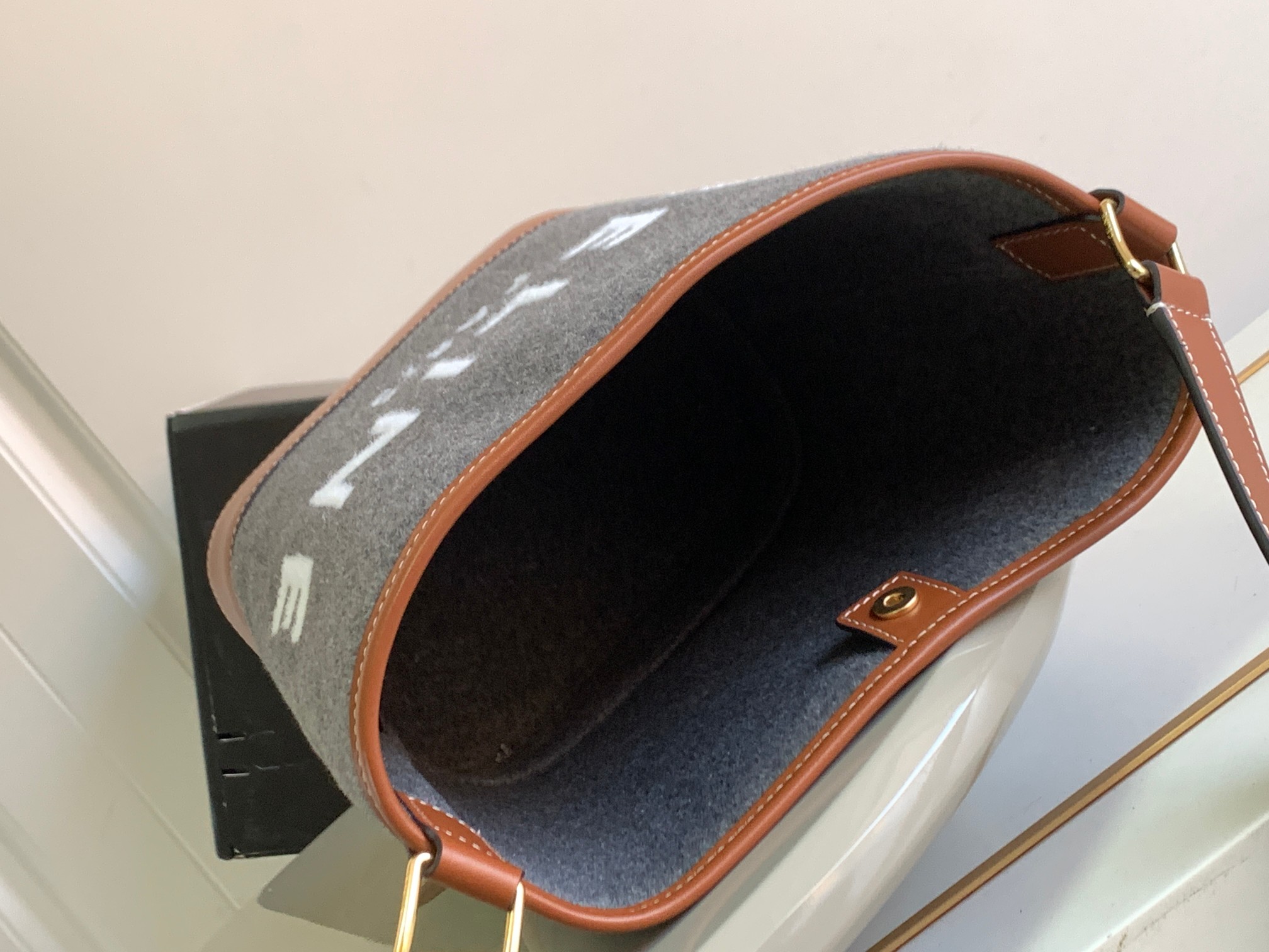 Celina Cuir Bucket-30×22×13CM