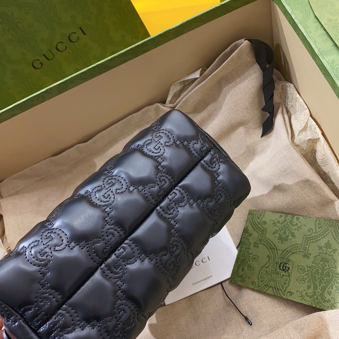 Gucci GG Matelassé Cosmetic Bag-16*12.5*9CM Gucci GG Matelassé Cosmetic Bag-16*12.5*9CM