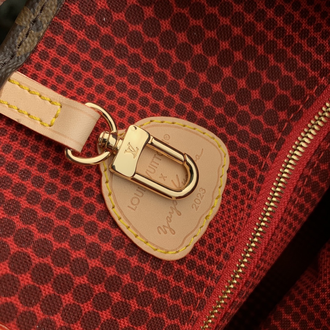 Louis Vuitton x YKOnthego Handbag-35 x 27 x 14 CM