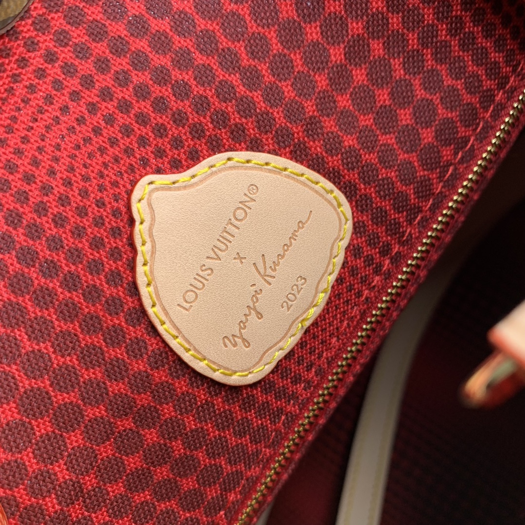 Louis Vuitton x YKOnthego Handbag-35 x 27 x 14 CM