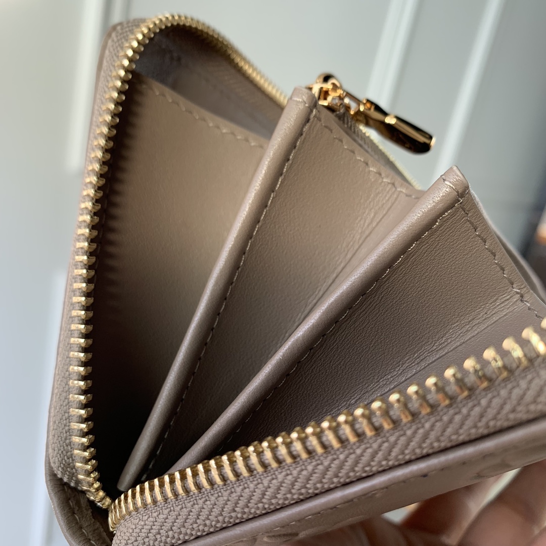 Louis Vuitton Zippy Wallet M81763-19.5 10.5 2.5CM