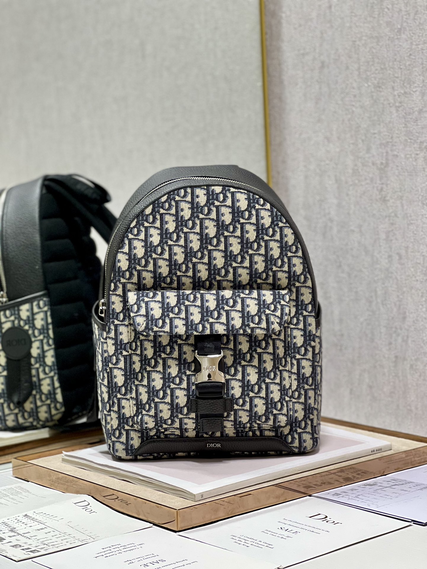 Diro Oblique Explorer Backpack-23.5×11×32CM