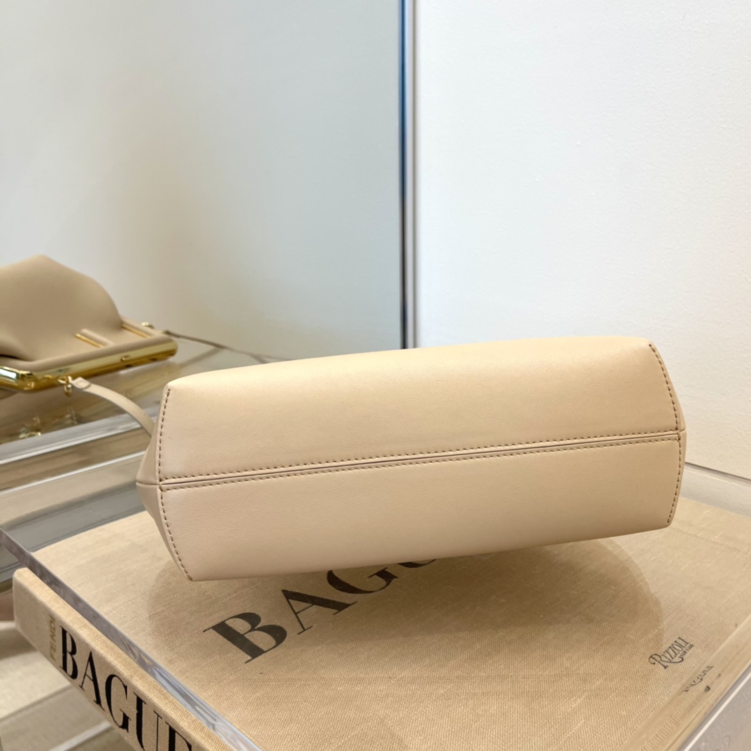Fendi First Bag-26*18*9.CM