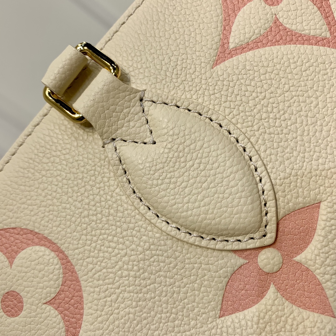 Louis Vuitton x YKOnthego Handbag-35 x 27 x 14 CM