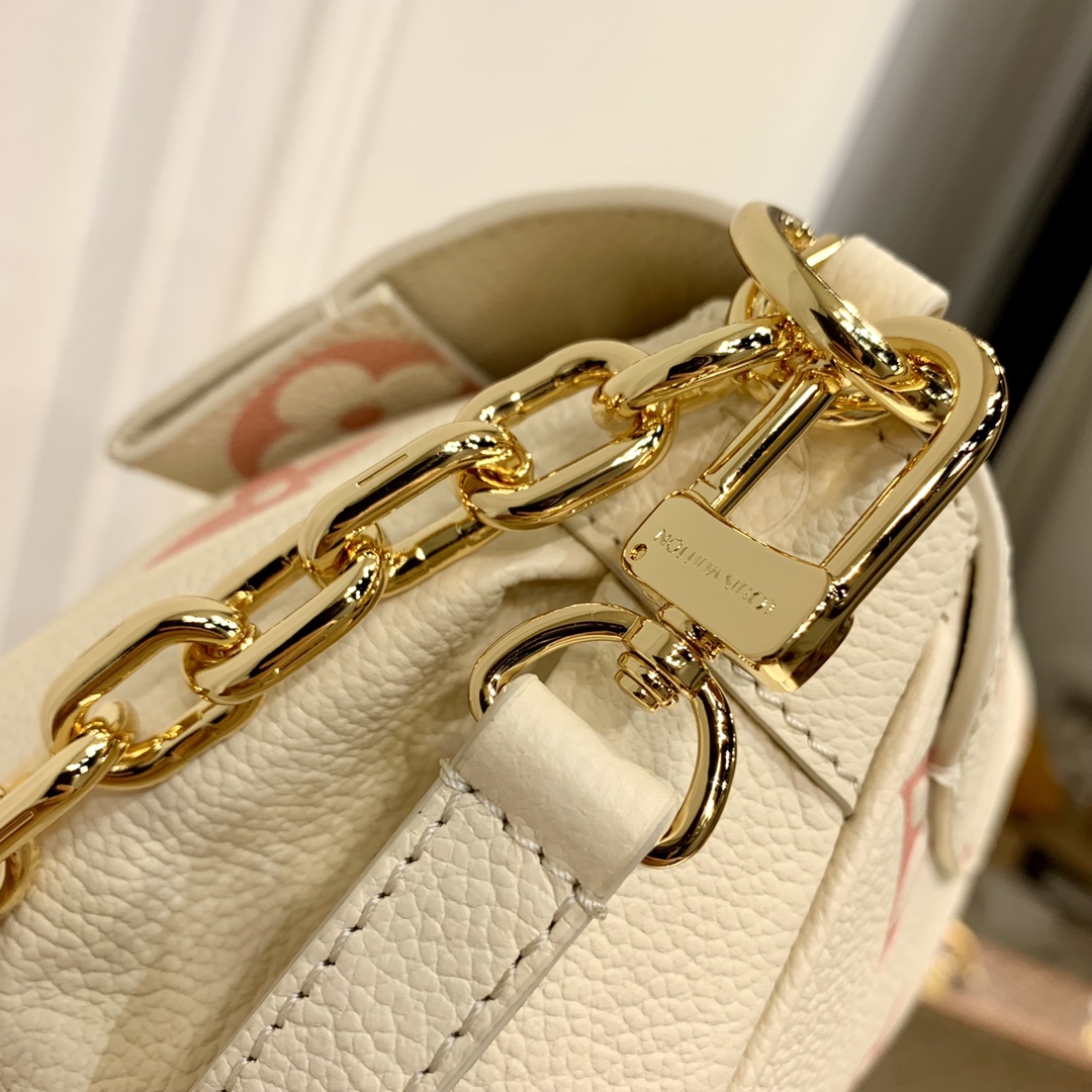 Louis Vuitton Favorite M46393-24 x 14 x 9CM Louis Vuitton Favorite M46393-24 x 14 x 9CM