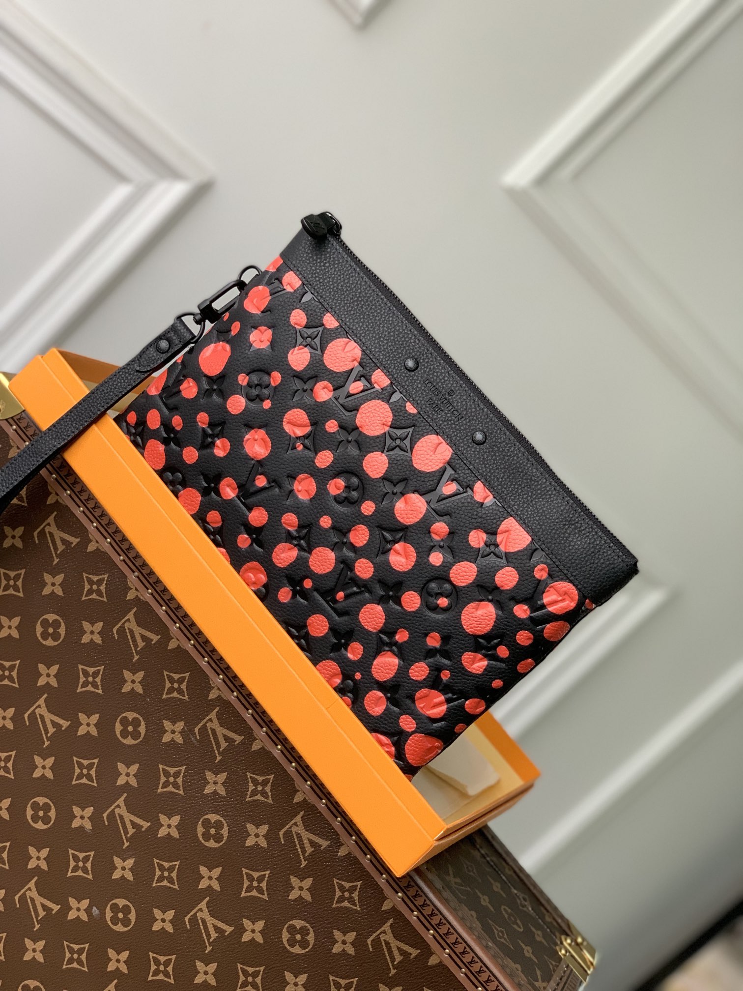 Louis Vuitton x YK Pochette To Go-30 x 21.5 x 1 CM