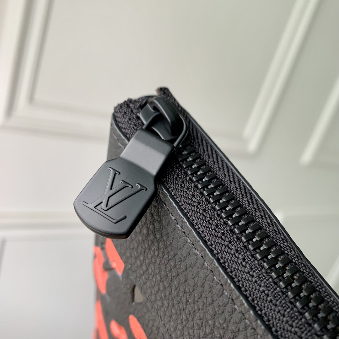 Louis Vuitton x YK Pochette To Go-30 x 21.5 x 1 CM