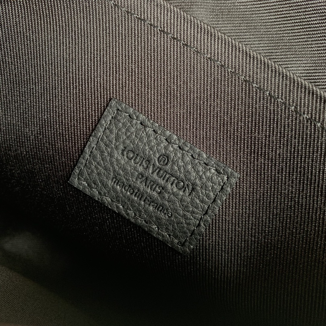 Louis Vuitton x YK Pochette To Go-30 x 21.5 x 1 CM