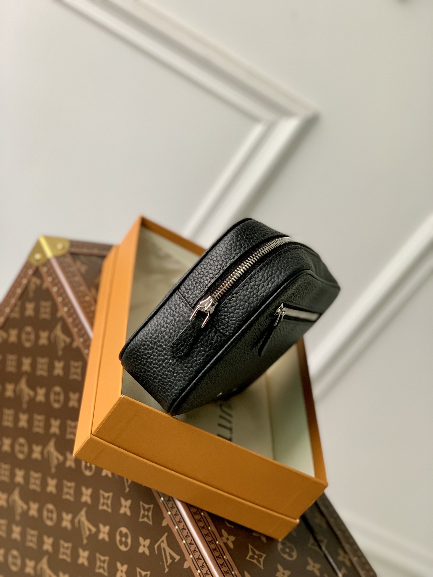 Louis Vuitton Pochette Kasai -25 x 15.5 x 6.5 CM Louis Vuitton Pochette Kasai -25 x 15.5 x 6.5 CM