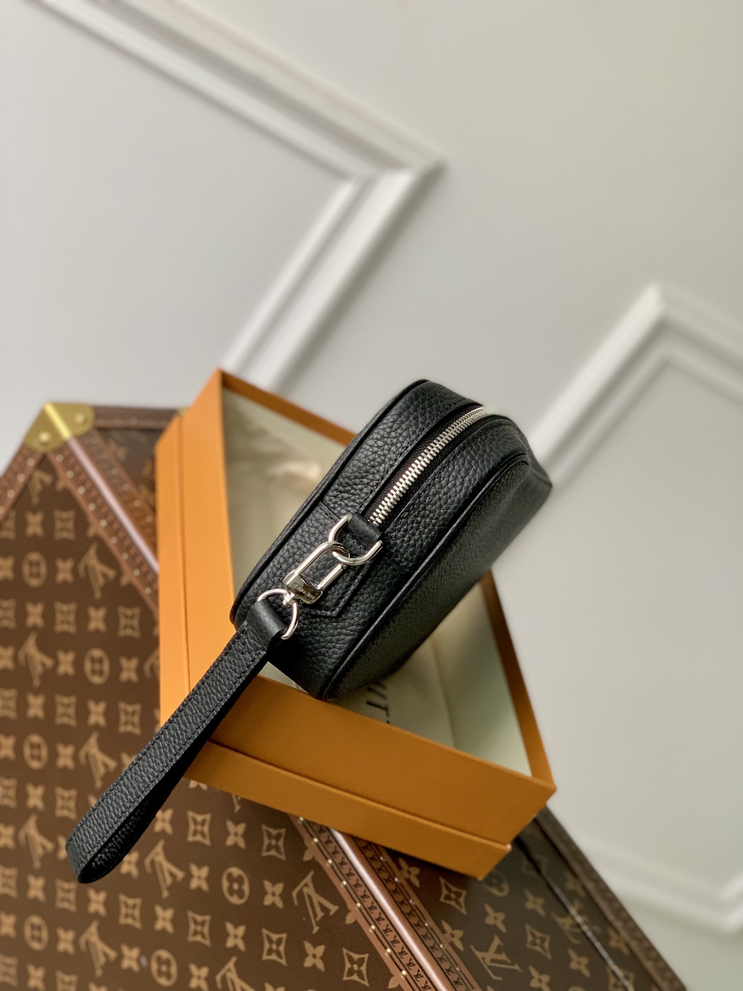 Louis Vuitton Pochette Kasai -25 x 15.5 x 6.5 CM Louis Vuitton Pochette Kasai -25 x 15.5 x 6.5 CM
