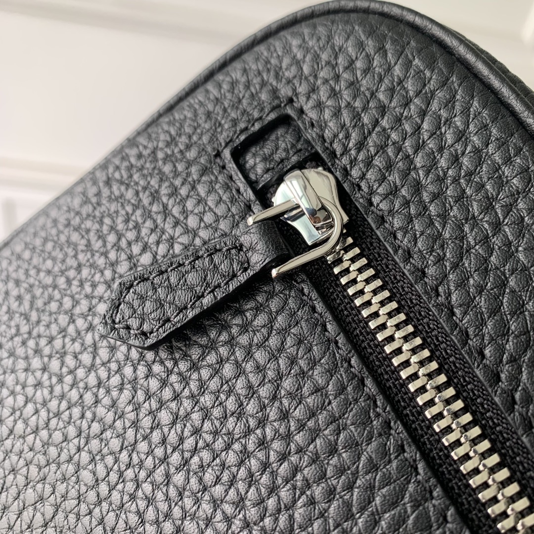 Louis Vuitton Pochette Kasai -25 x 15.5 x 6.5 CM Louis Vuitton Pochette Kasai -25 x 15.5 x 6.5 CM