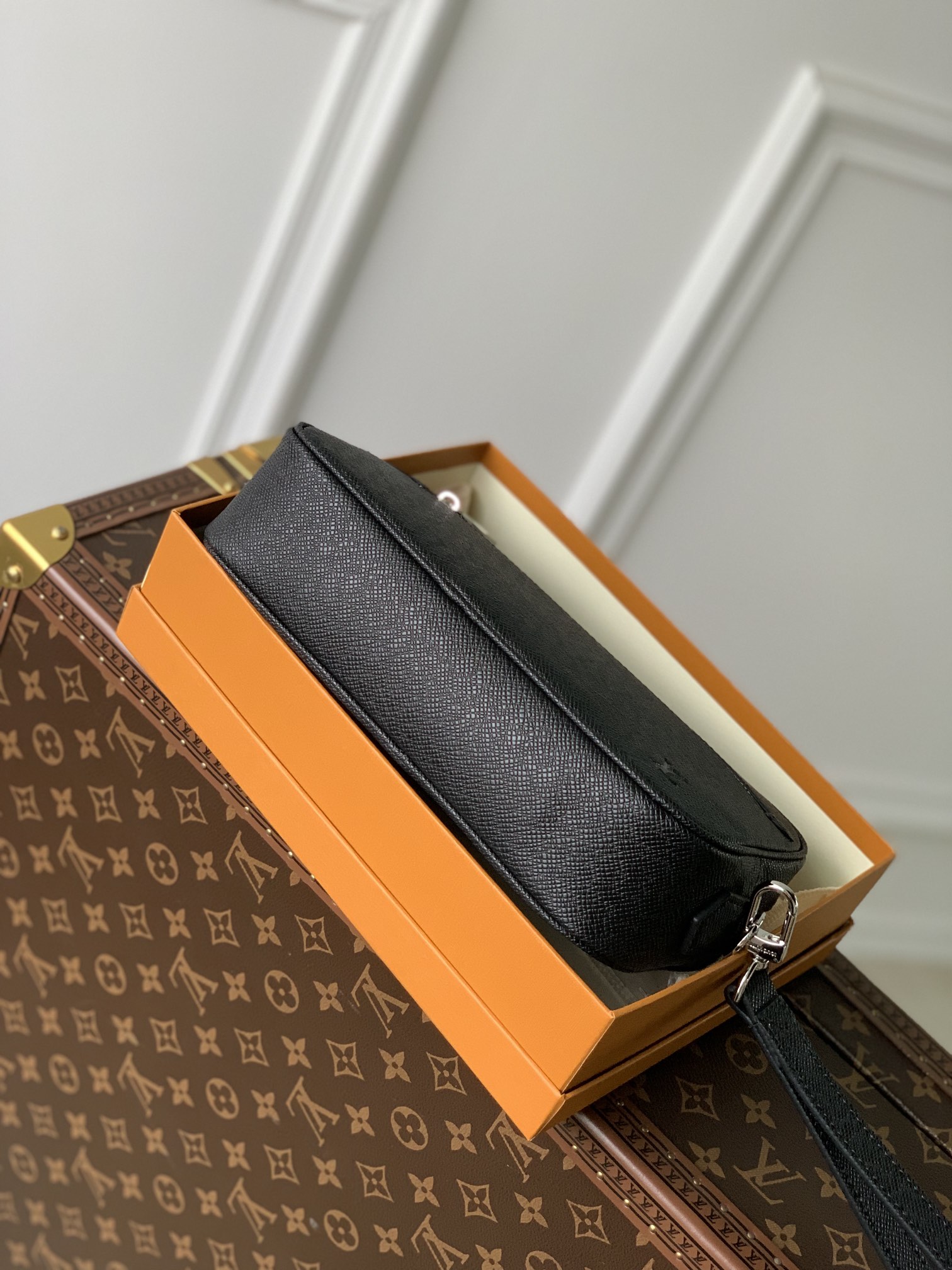 Louis Vuitton Pochette Kasai -25 x 15.5 x 6.5 CM Louis Vuitton Pochette Kasai -25 x 15.5 x 6.5 CM