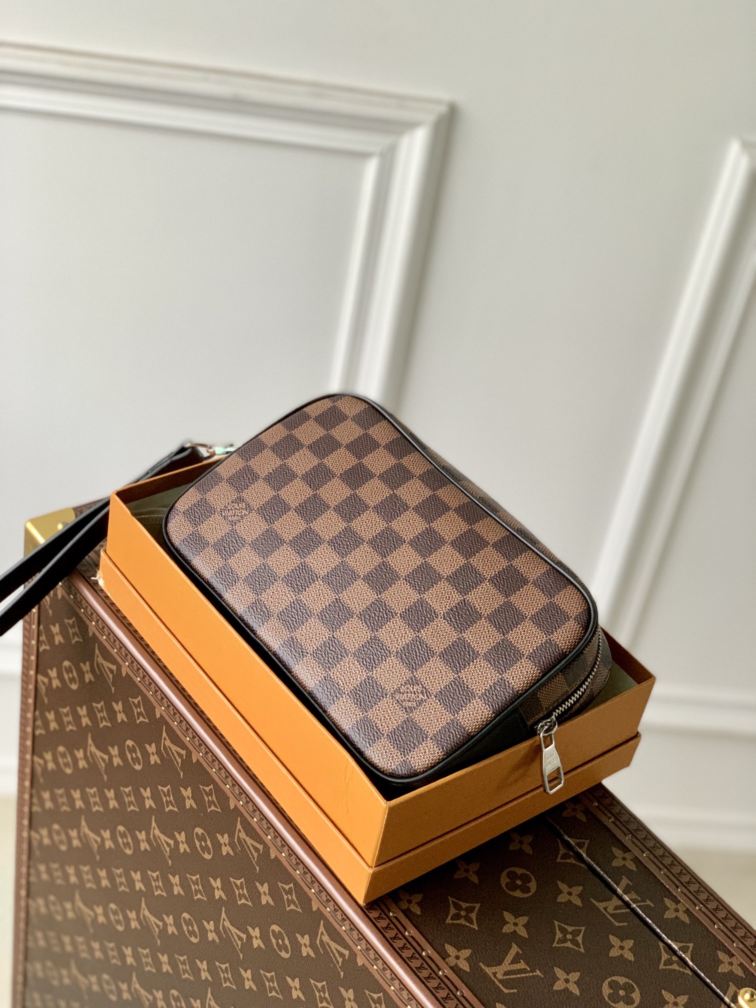 Louis Vuitton Pochette Kasai -25 x 15.5 x 6.5 CM
