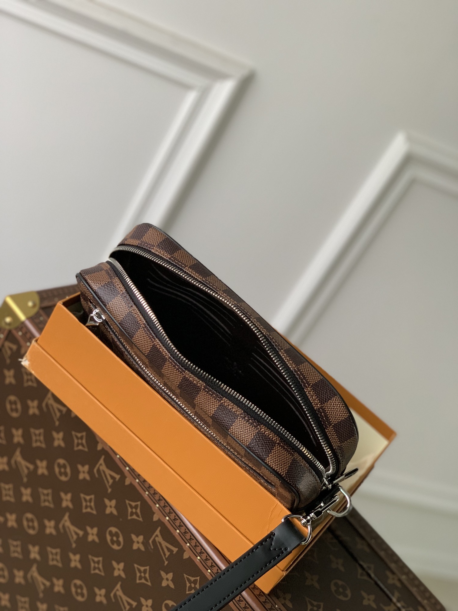 Louis Vuitton Pochette Kasai -25 x 15.5 x 6.5 CM Louis Vuitton Pochette Kasai -25 x 15.5 x 6.5 CM