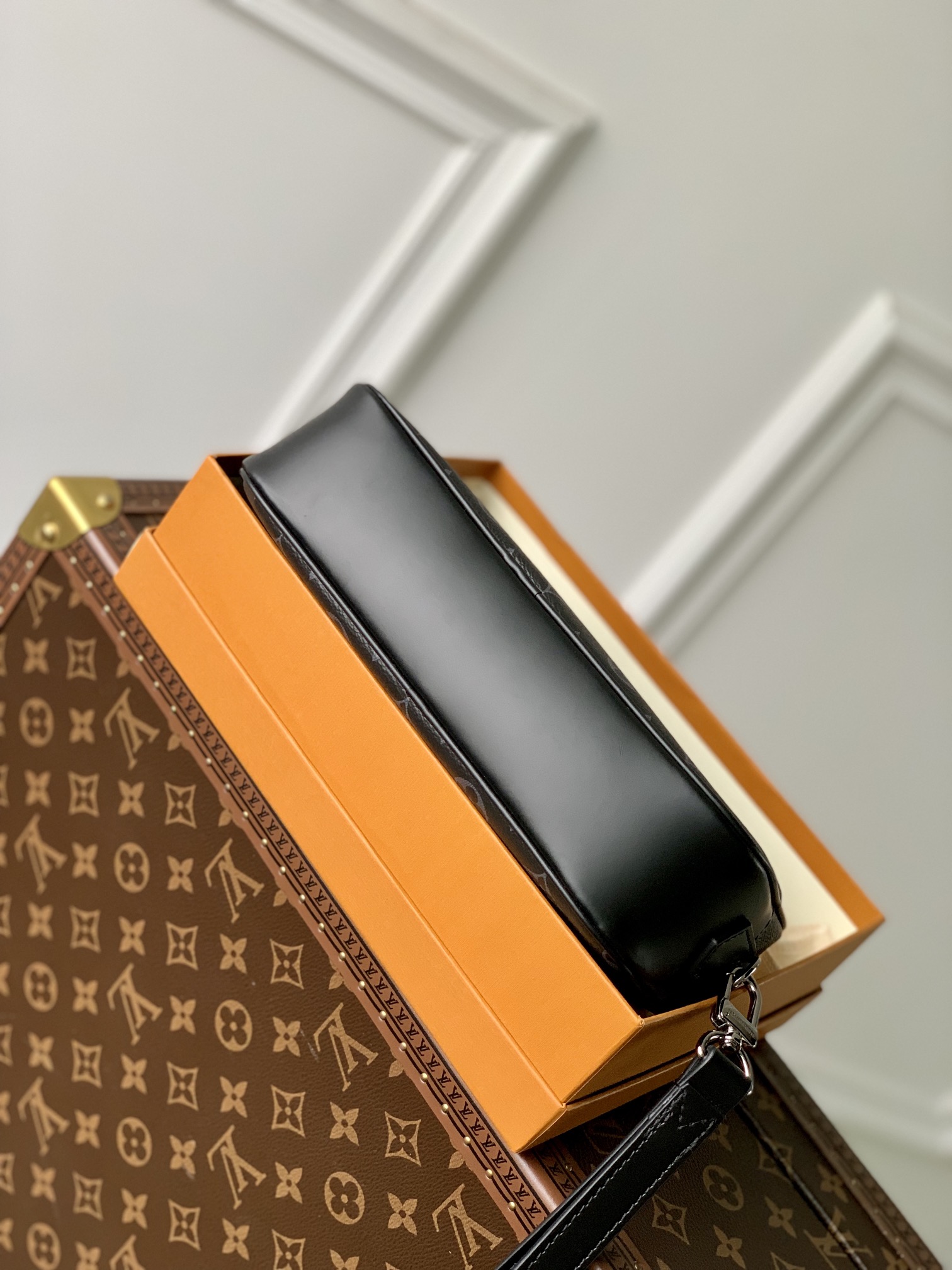Louis Vuitton Pochette Kasai -25 x 15.5 x 6.5 CM Louis Vuitton Pochette Kasai -25 x 15.5 x 6.5 CM