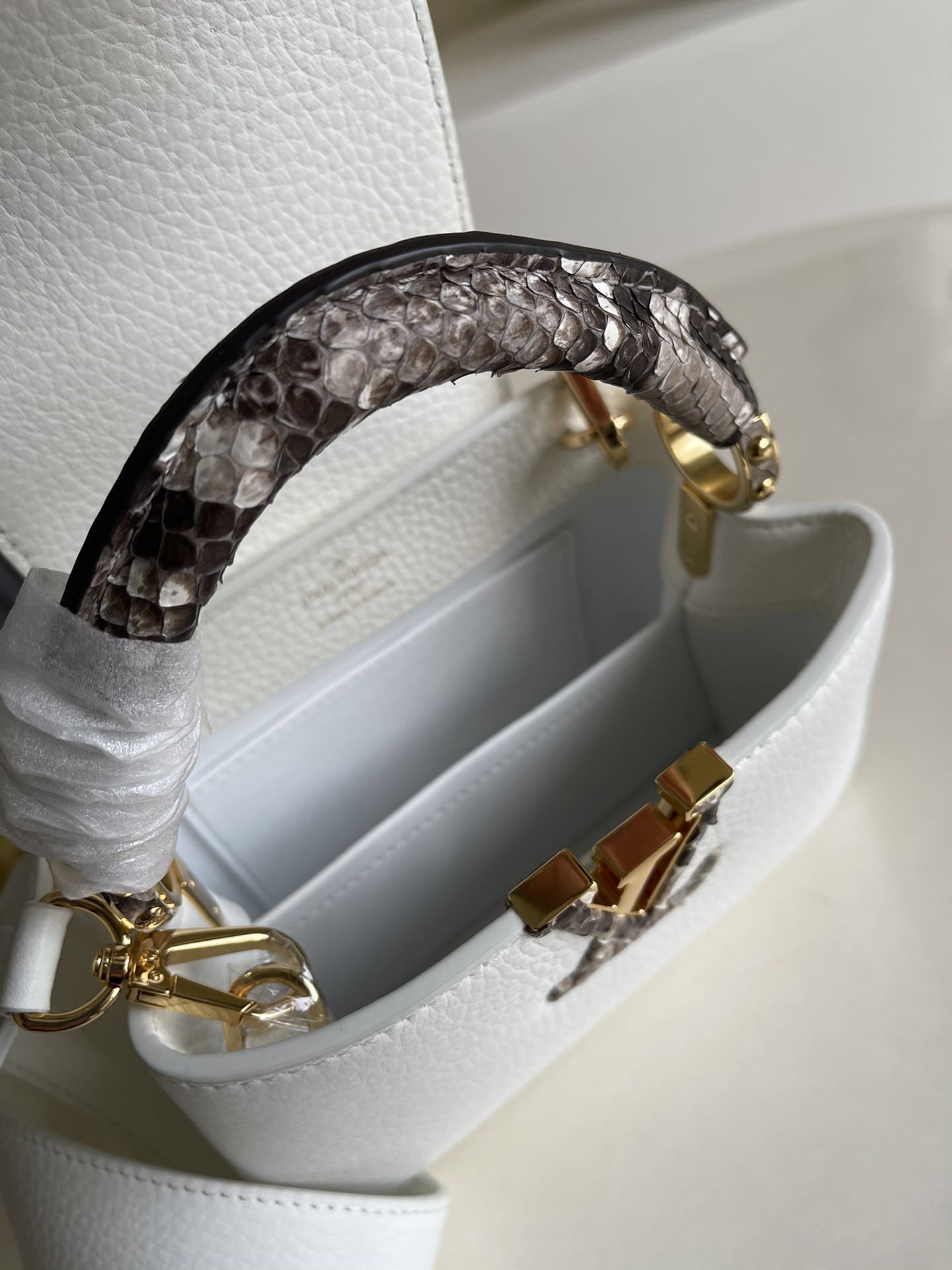 Louis Vuitton Mini Capucines Handlebag-21*14*8CM