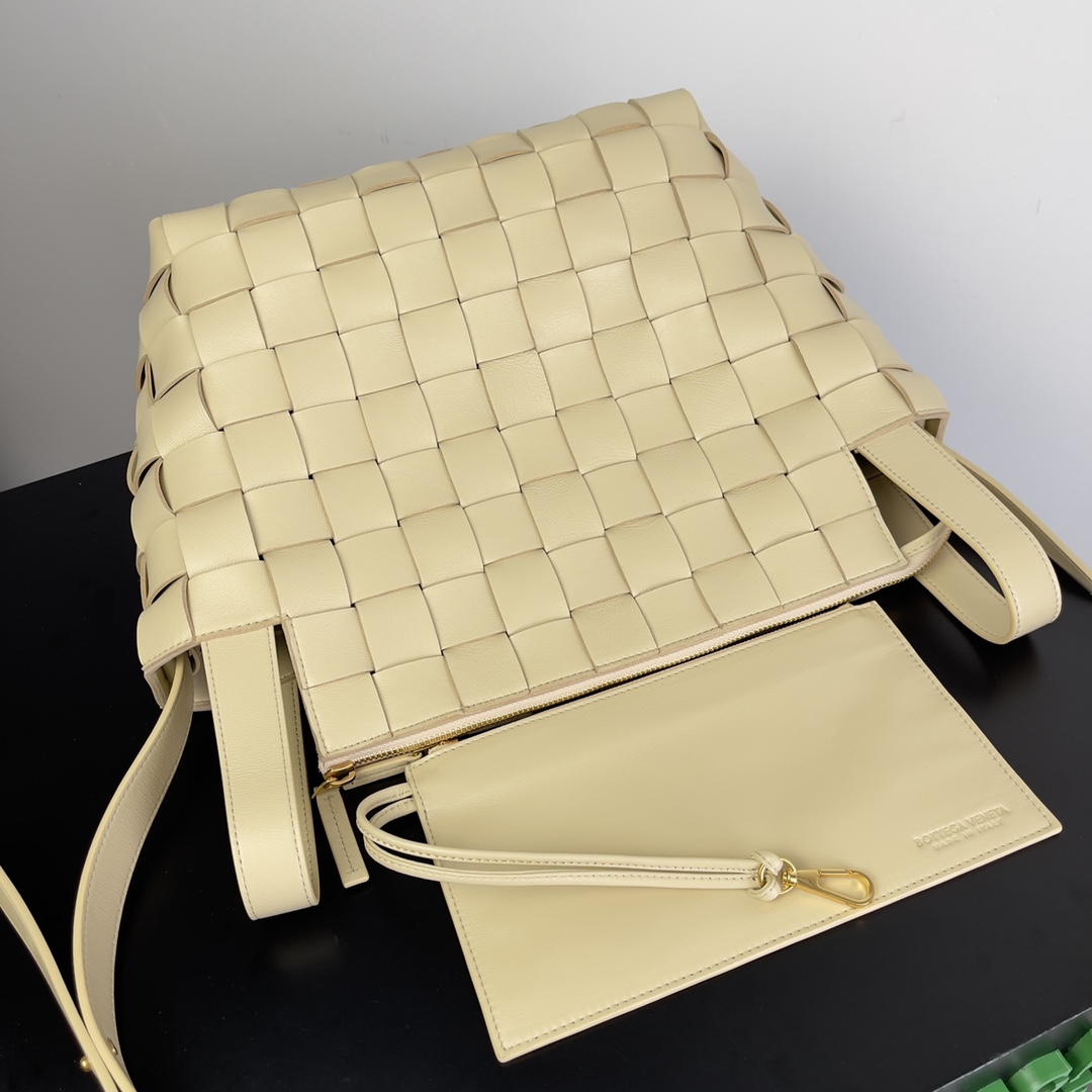 Bottega Veneta Bowling Bags-28*21*1CM