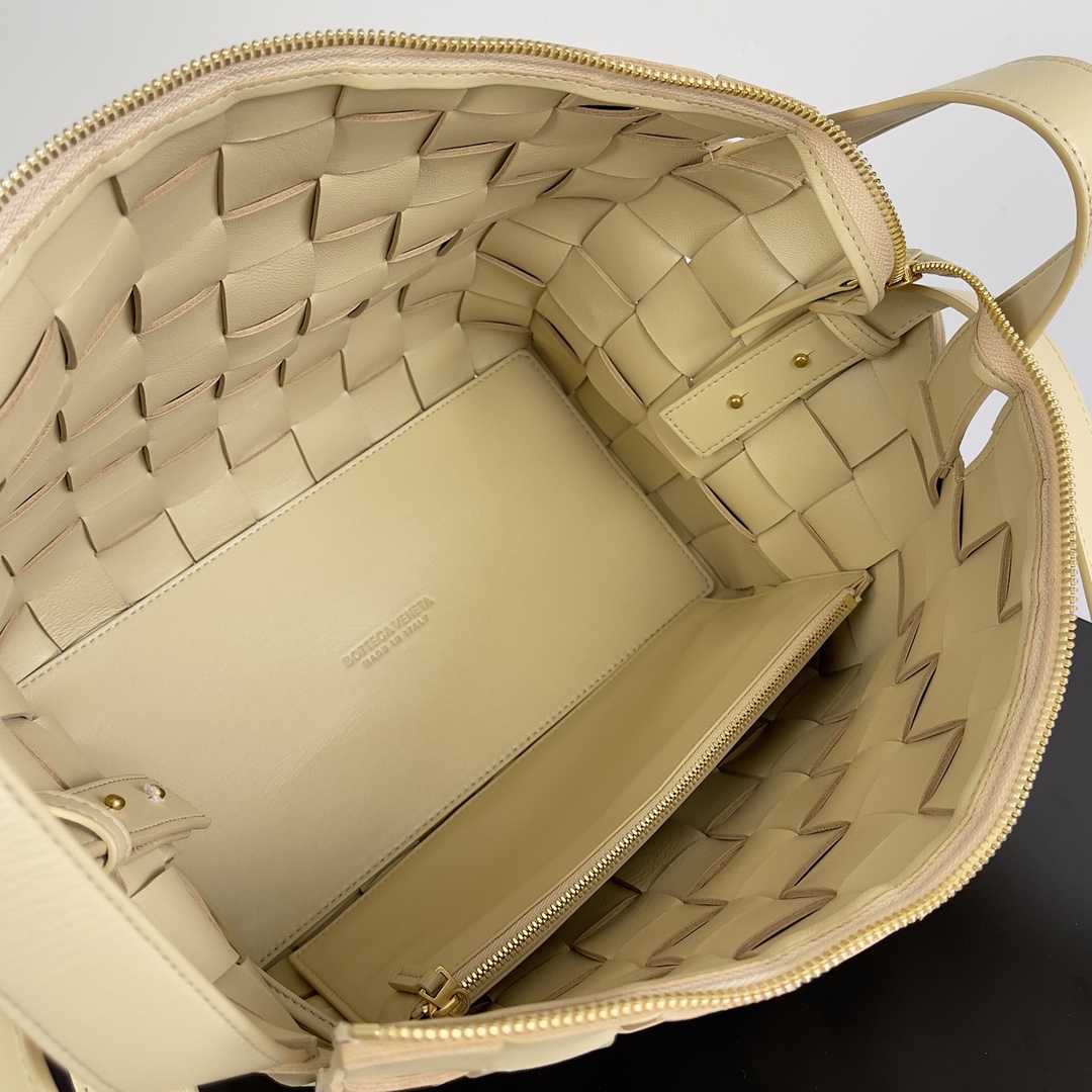 Bottega Veneta Bowling Bags-28*21*1CM