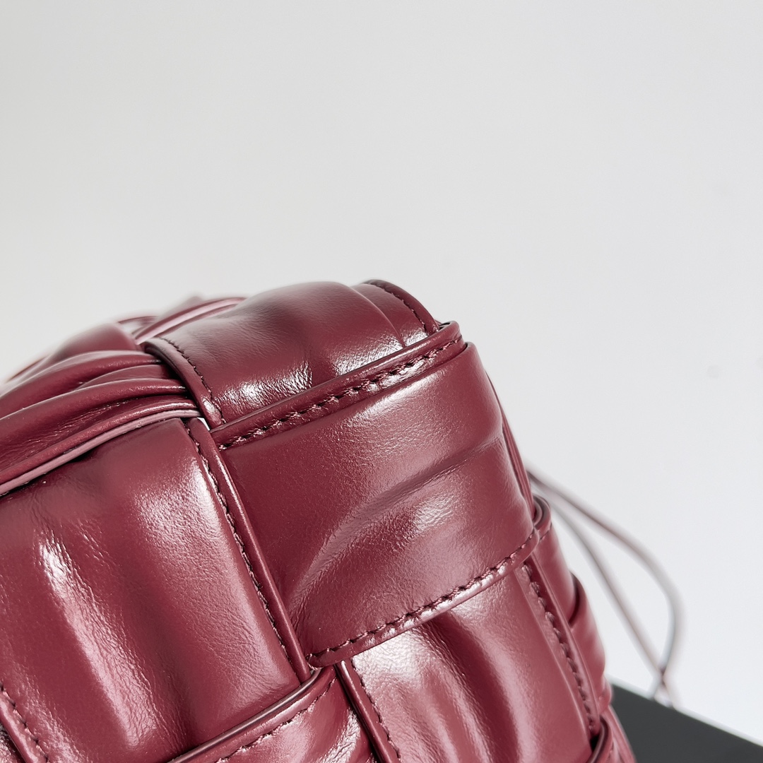 Bottega Veneta Mini Bucket-18*14*14CM Bottega Veneta Mini Bucket-18*14*14CM